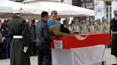 Sur şehitleri memleketlerine uğurlandı