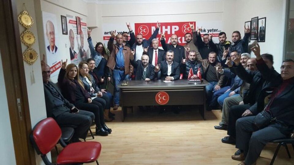 MHP'de toplu istifa!
