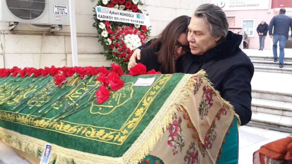 "Onu benden daha mı çok sevdin anne"