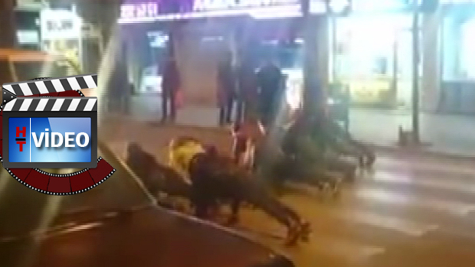 Kırmızı ışıkta beklerken yaptılar!