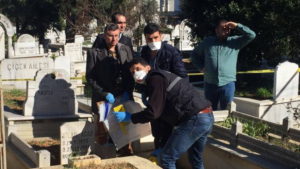 İstanbul'da mezarlıkta cenin dehşeti!