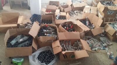 Mersin'de 3 bin şişe sahte içki ele geçirildi