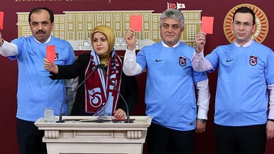 Vekillerden kırmızı kart!