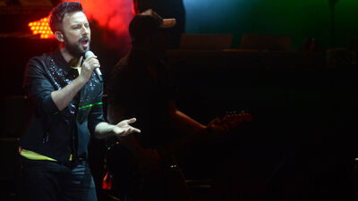 Tarkan'dan erteleme haberi