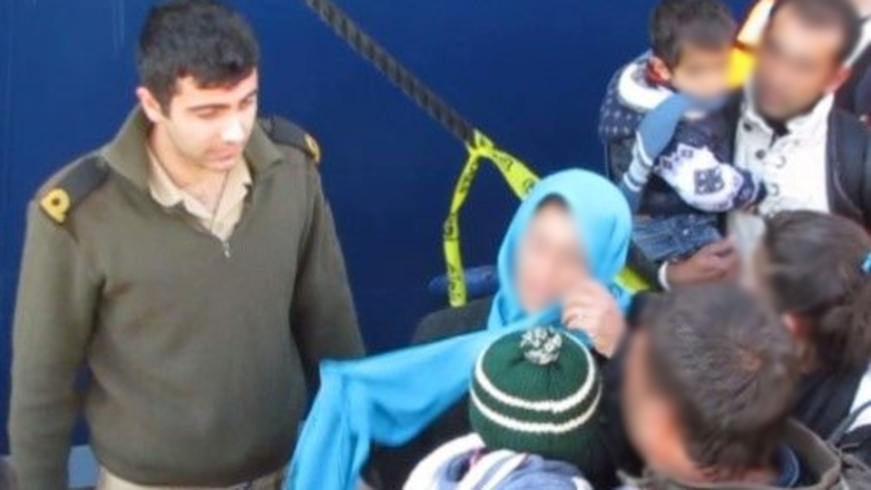 Mülteci teknesine binmeye çalışırken yakalandılar