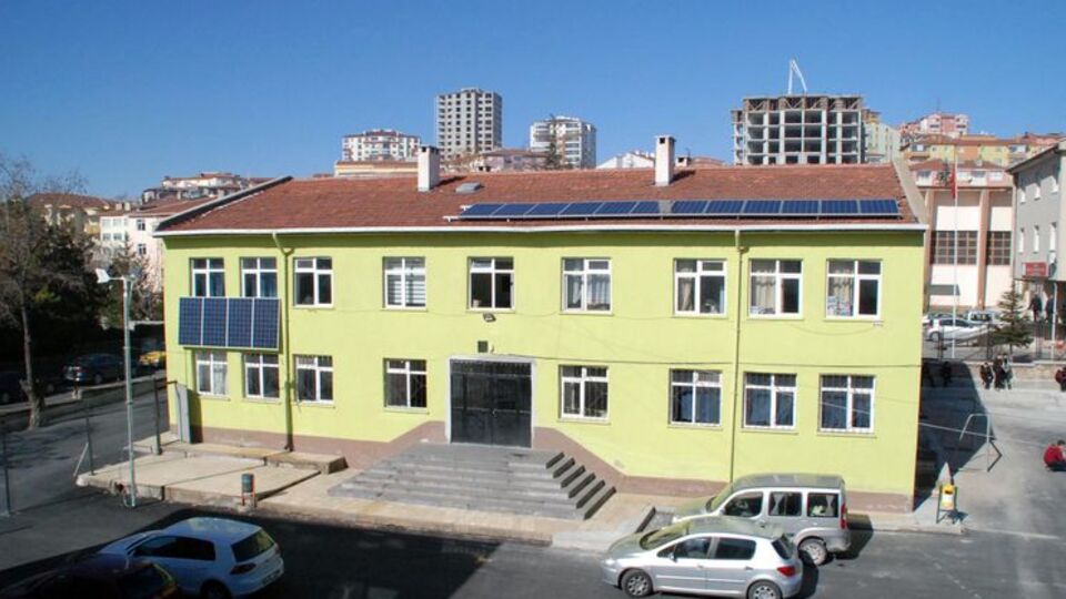 Niğde'de o lise kendi elektiriğini üretiyor