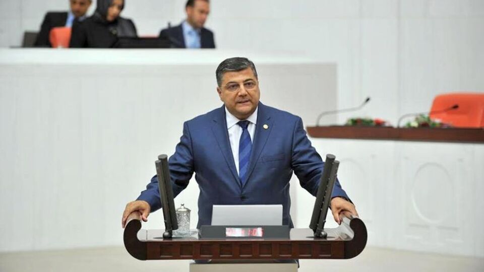 "Rejim değişikliğinin karşısındayız, masaya oturmayız"