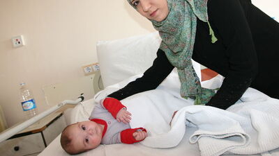 Suriyeli 2 çocuk Adana'da tedavi altında