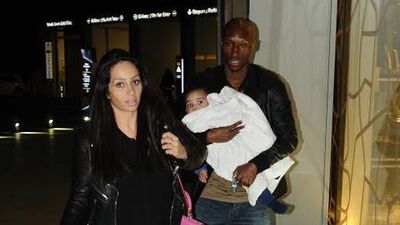 Atiba ve ailesi alışverişte