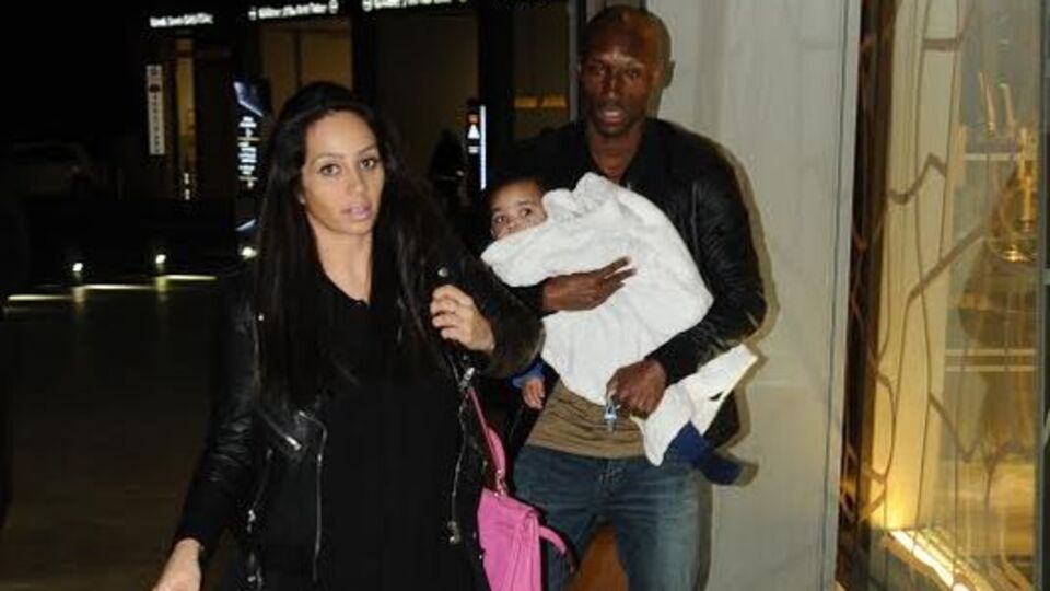 Atiba ve ailesi alışverişte