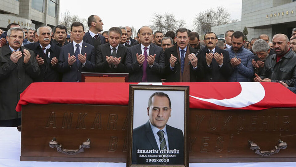 AK Parti'nin acı günü! Belediye başkanı hayatını kaybetti