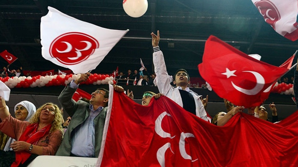 MHP'de şok istifalar!