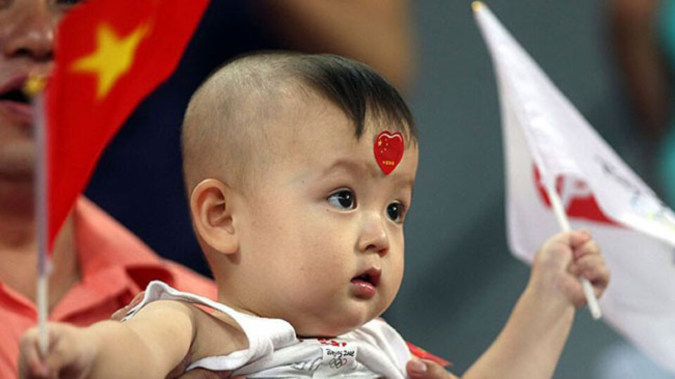 Erkek çocuğu olmuyor diye penisini kesti