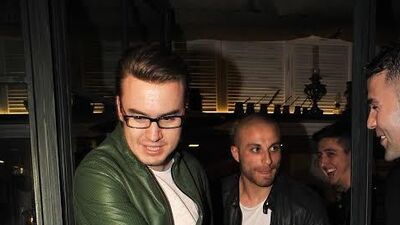 Şarkı söylemeyi çok sevdi