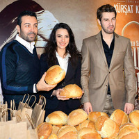 Gazetecilere somun ikramı