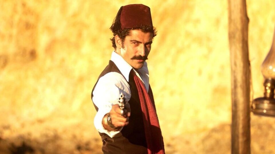 Kenan İmirzalıoğlu Osmanlı akıncısı oluyor