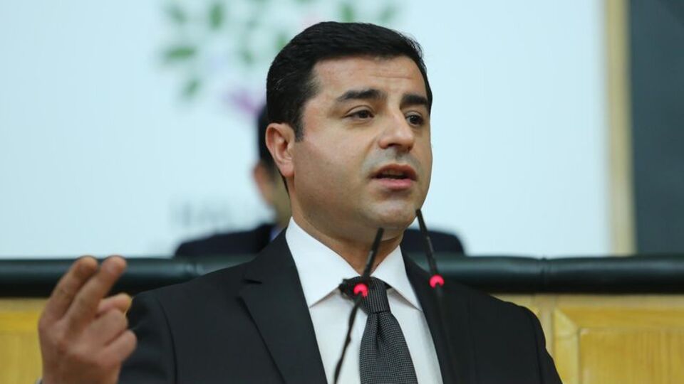 TAK'ı kınadı Tuğba Hezer'e sahip çıktı