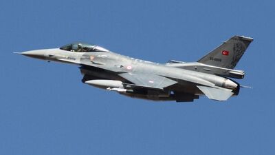 12 F-16 Suriye sınırında!