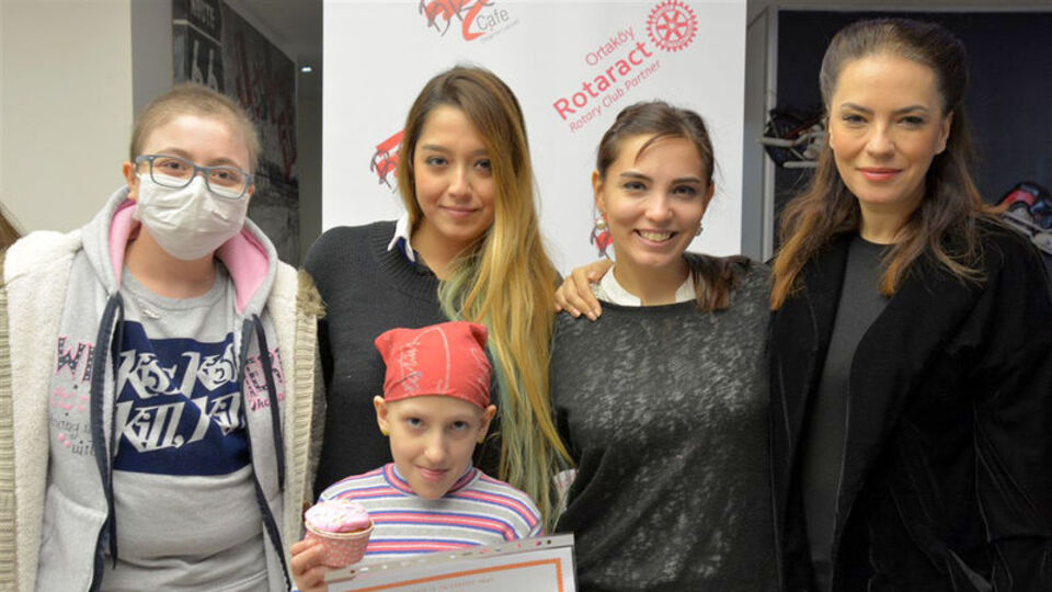 Salkım Ailesi'nden çocuklara destek