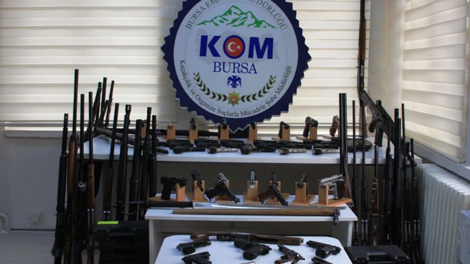 Suç örgütü şüphelisi 13 kişi adliyede!