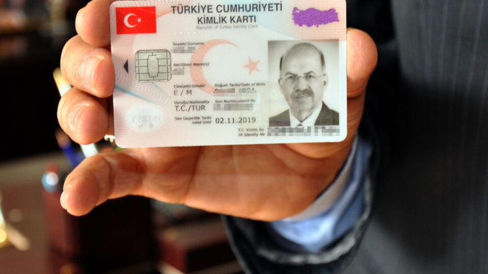 Yeni kimlikler vizesiz!