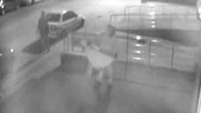 Kaldırım taşıyla soymadıkları yer kalmadı!