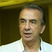 ‘Dümbüllü beni sahnede dövdü’