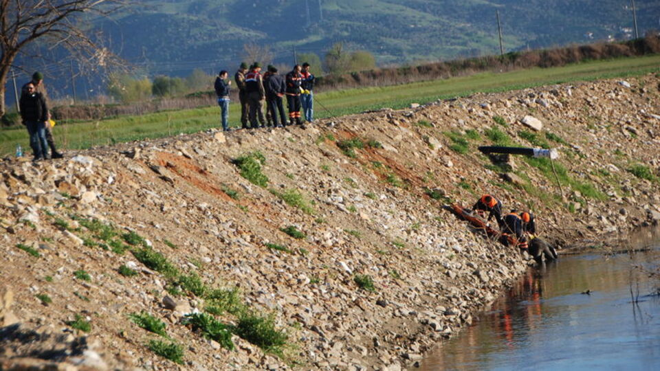 Nehirde erkek cesedi bulundu