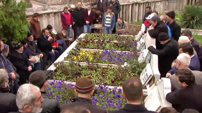 Erbakan mezarı başında anıldı