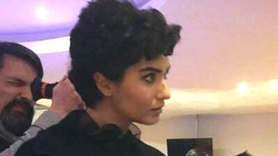 Tuba Büyüküstün'e Arap hayranından kitap