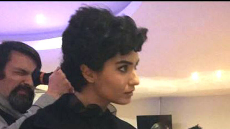 Tuba Büyüküstün'e Arap hayranından kitap