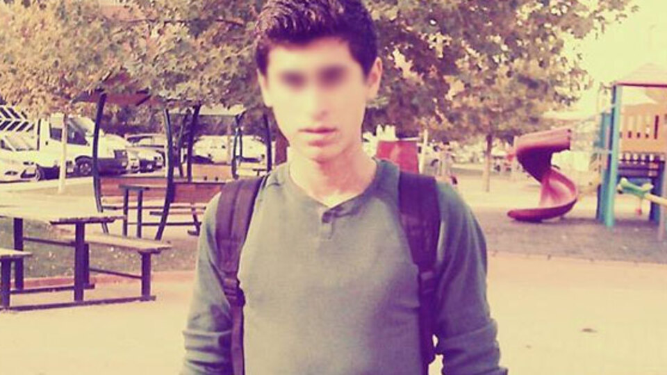 Tekvandocu genç kendisini kuşağıyla tavana astı!