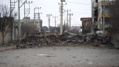 HDP'li vekilin olduğu evde arama!