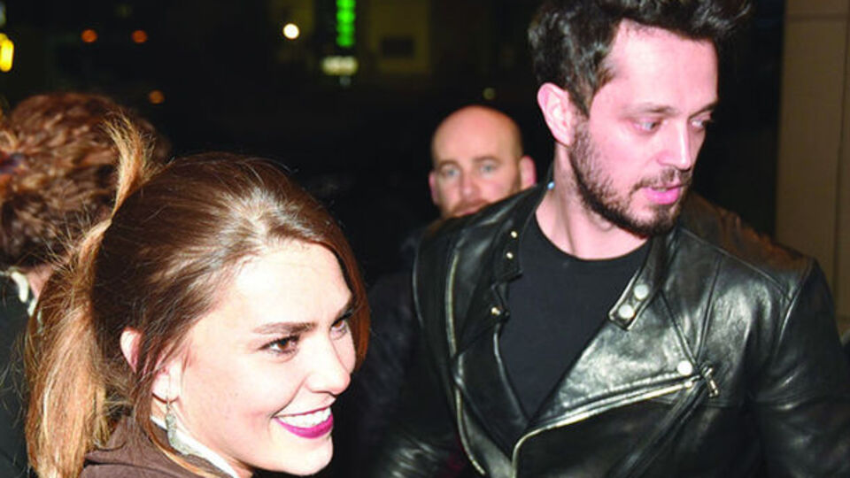Aslı Enver sevgilisi Murat Boz'un evine taşındı