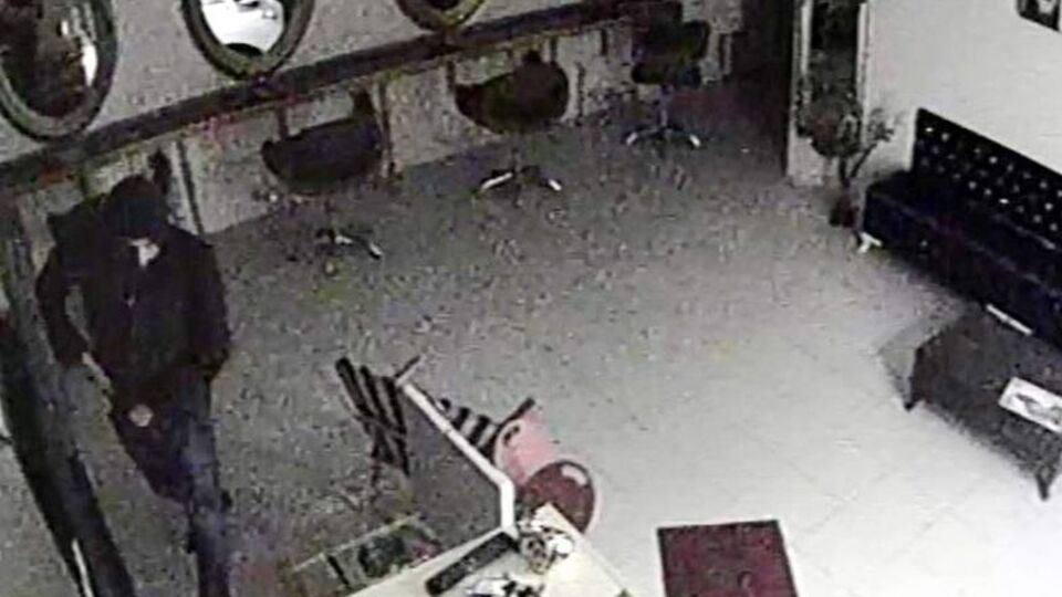 Hırsızlar önce çaldı sonra helallik istedi!