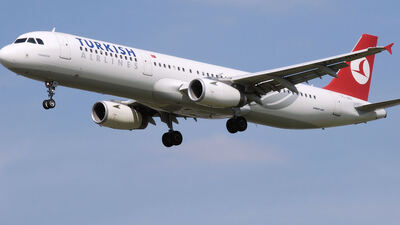 THY'den tarihi uçuş!