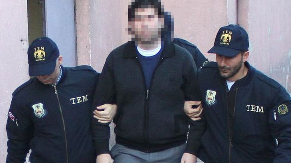 Lise öğretmenine 'Parelel yapı' gözaltısı!