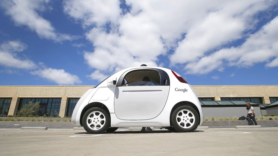 Sürücüsüz araç kaza yaptı!