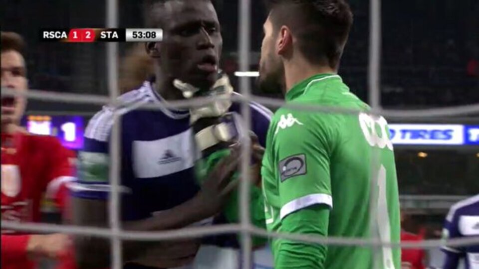 Valdes boğazına yapıştı!