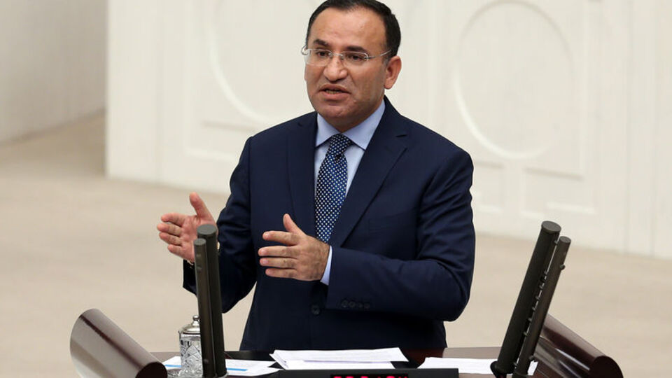 "Mahkemeleri ve kararları kutsamayın"