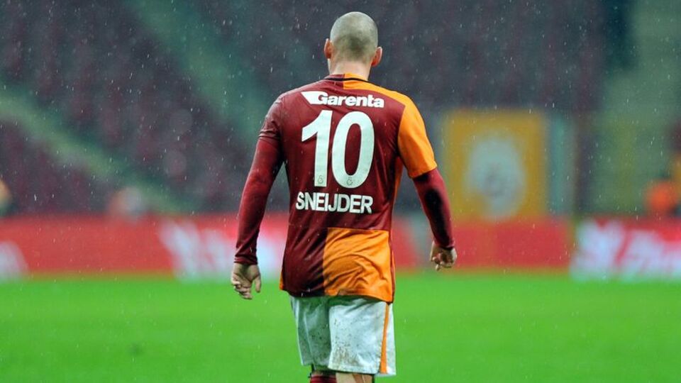 Sneijder ayrılıyor mu?