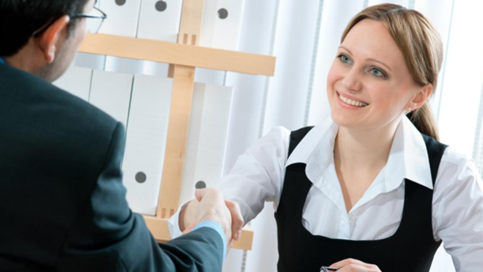 Patron eşi dostu devreye sokup...