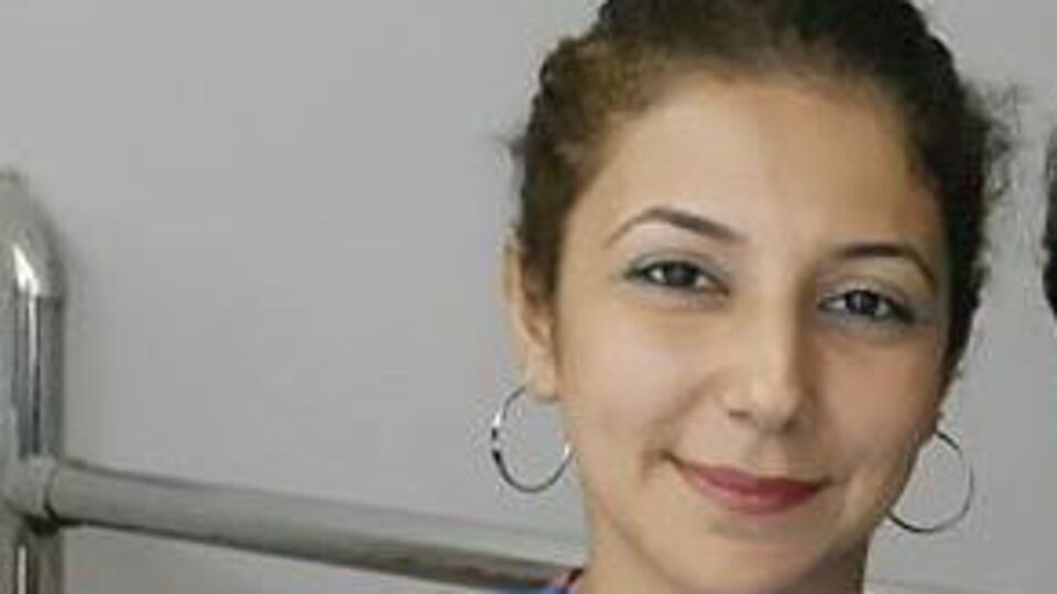 Anne ve babasını nasıl öldürdüğünü ağlayarak anlattı!