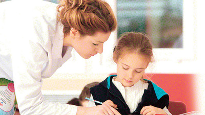 Özel okul öğretmenini de seçerek alıyor