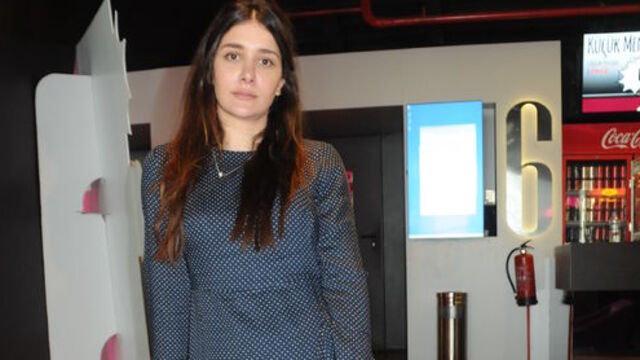 'Flaşlar patlayınca çıplak hissediyorum'