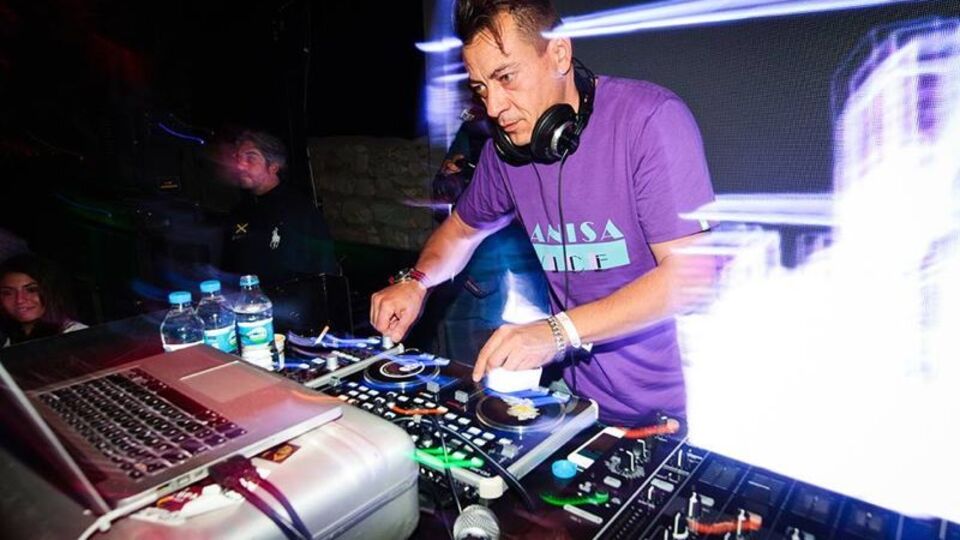 Müziğin peşinden diyar diyar!