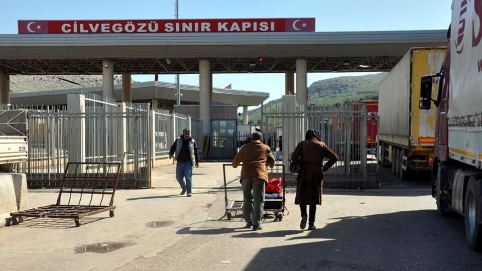 Sınır Suriye'den geçişlere kapatıldı