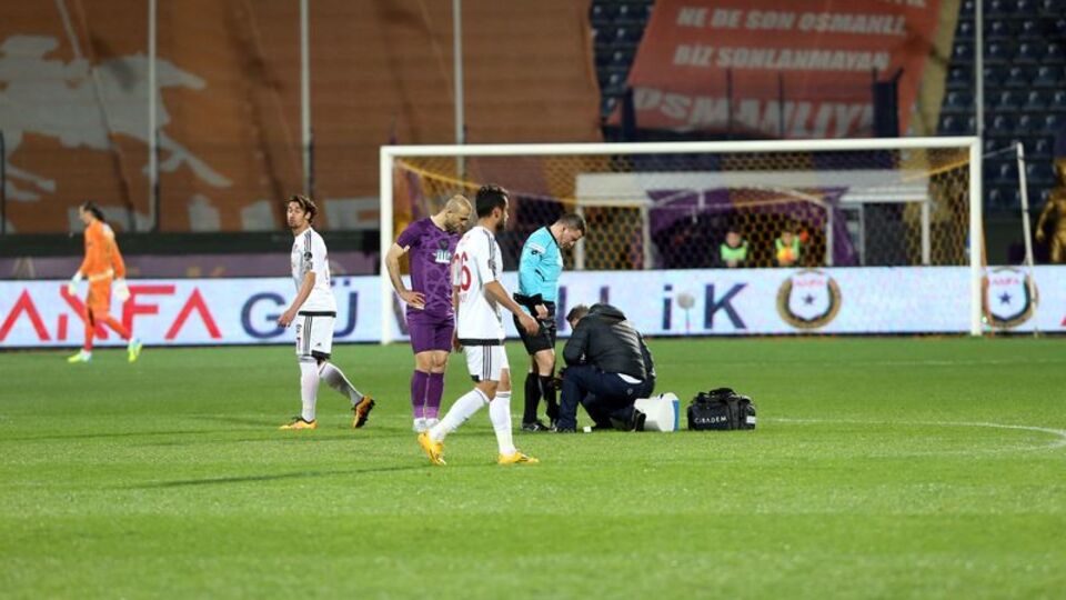 Hakem İlker Meral sakatlandı!