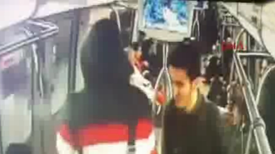 Metrodaki bomba şakası kamerada!