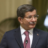 Davutoğlu'ndan erkeklere çağrı: Kadına şiddete müdahale edin